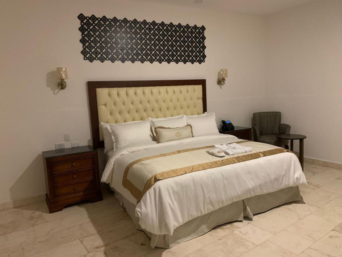 Real Hispano Valladolid  Exterior foto A bedroom at the hotel