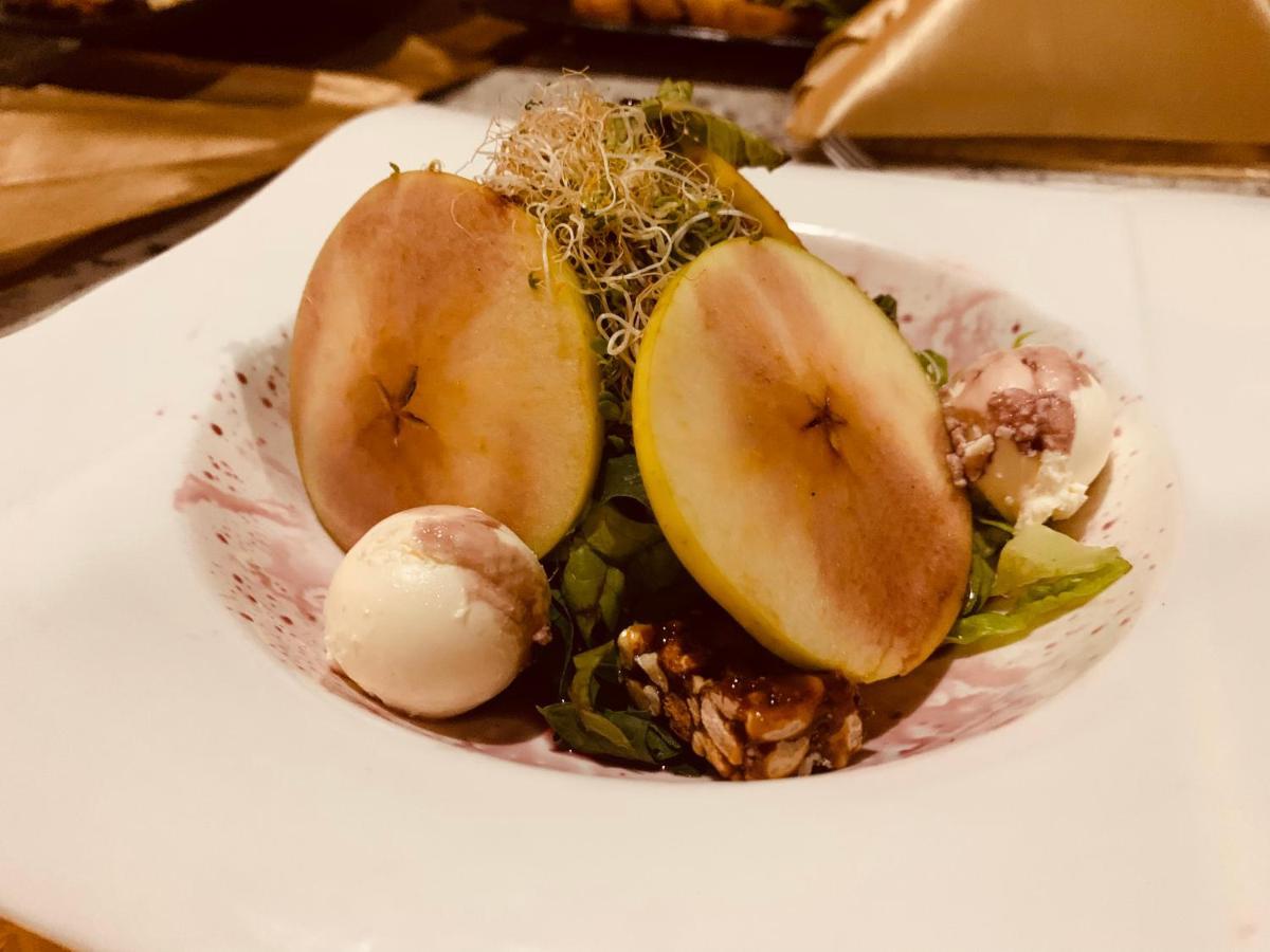 Real Hispano Valladolid  Exterior foto Pear salad