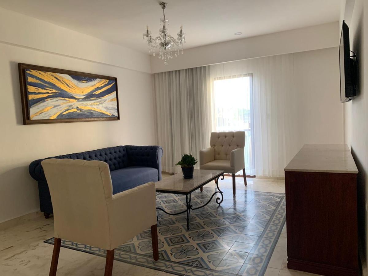 Real Hispano Valladolid  Exterior foto A living room in a hotel
